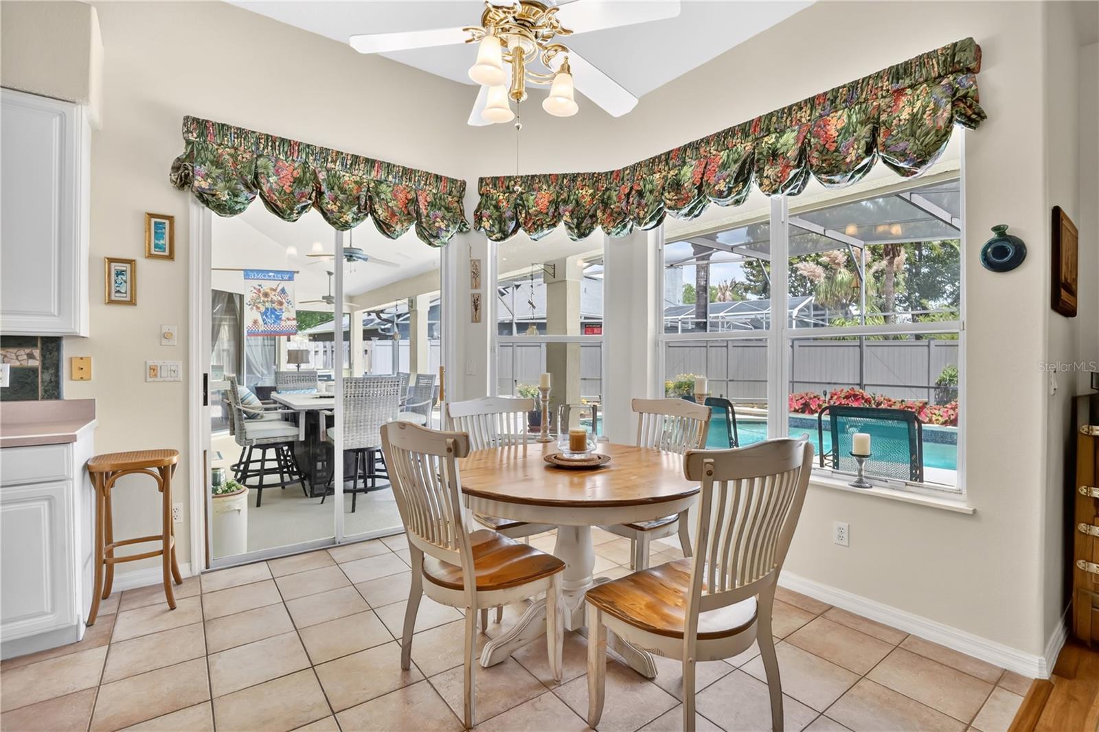 WINDSOR PLACE PH 01 - Residential