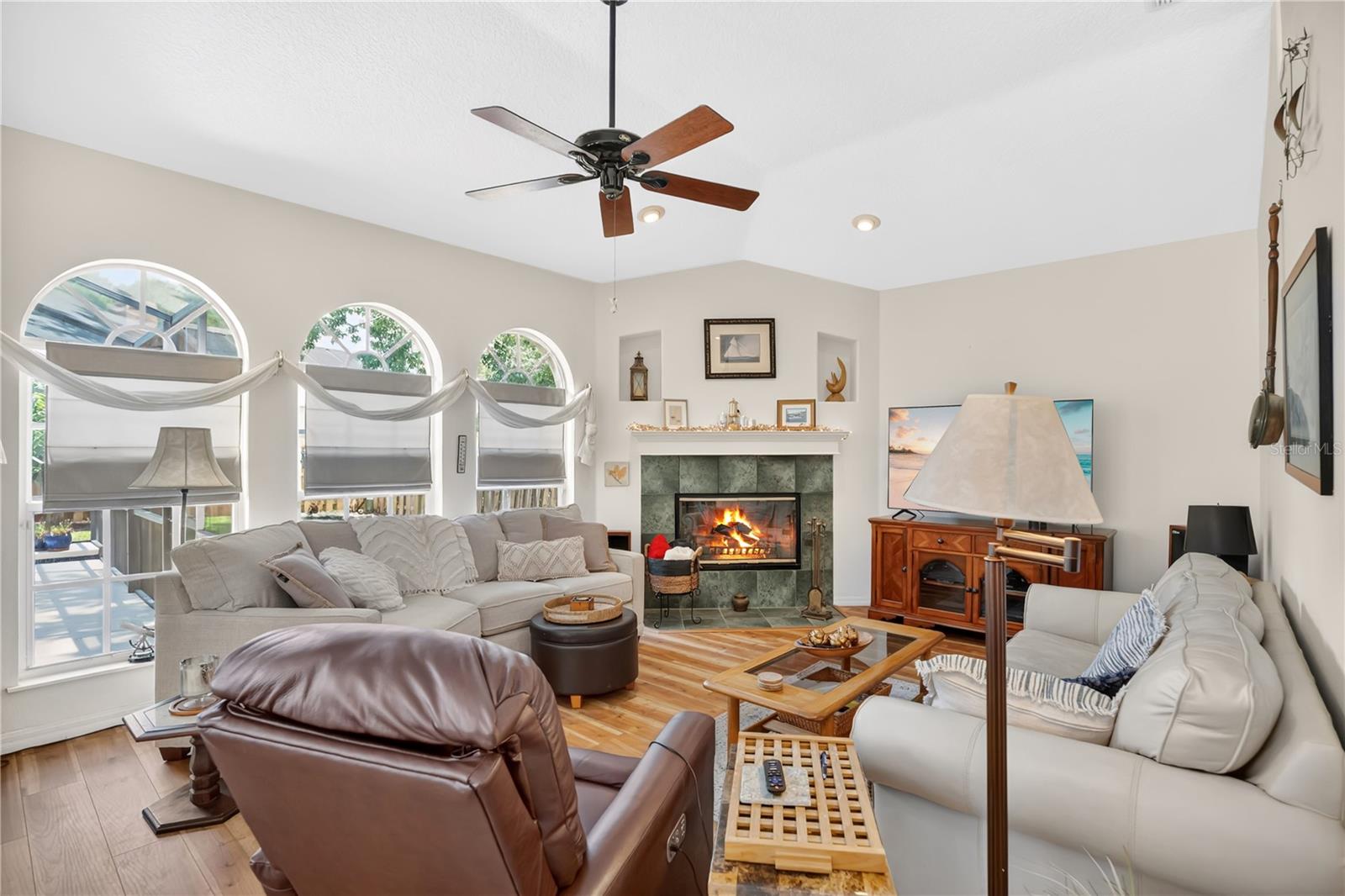 WINDSOR PLACE PH 01 - Residential