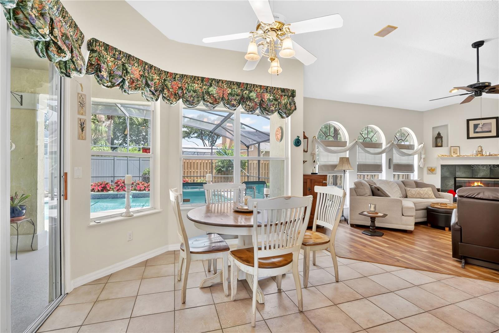 WINDSOR PLACE PH 01 - Residential