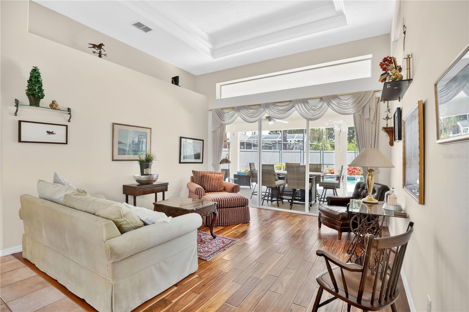 WINDSOR PLACE PH 01 - Residential