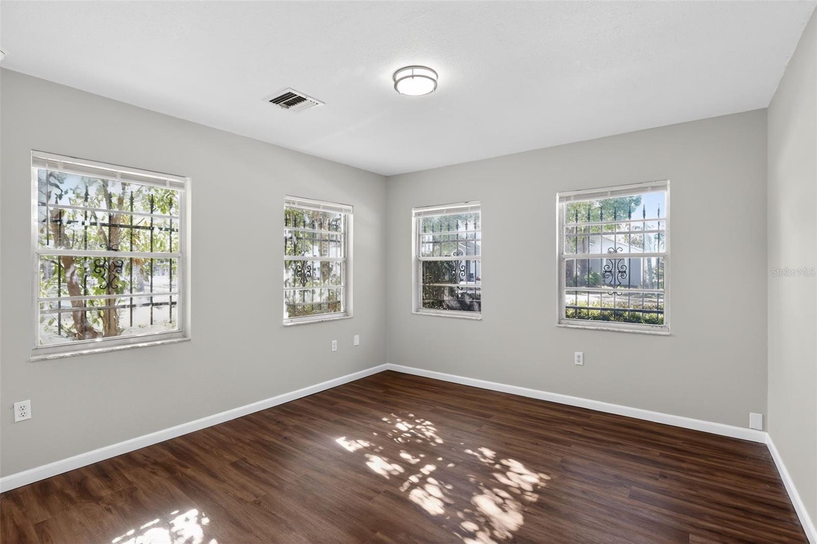 OAK TERRACE - Residential