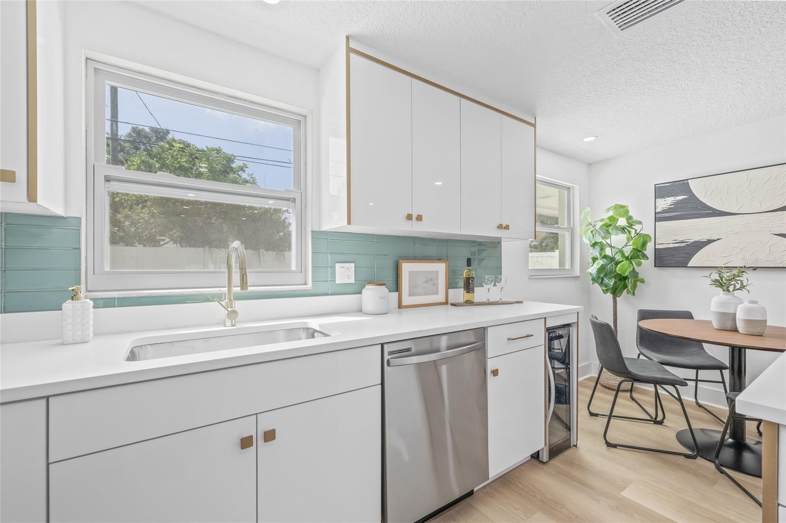 CROSS BAYOU ESTATES 5TH ADD - Residential