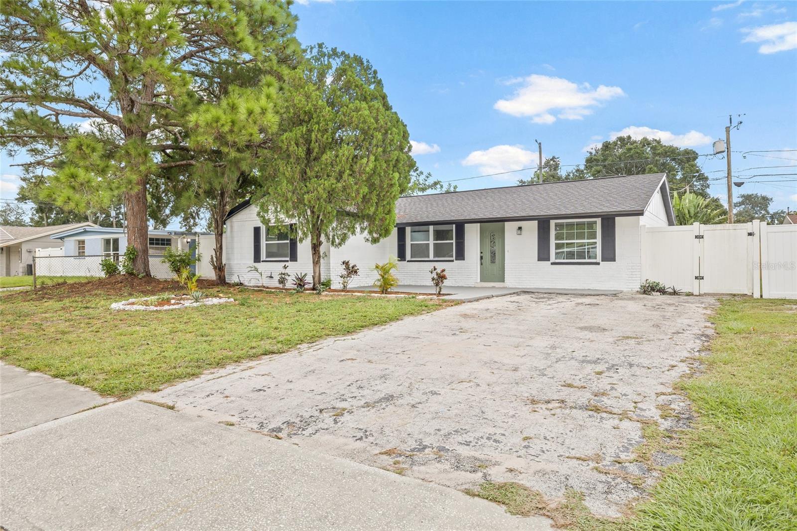 CROSS BAYOU ESTATES 5TH ADD - Residential