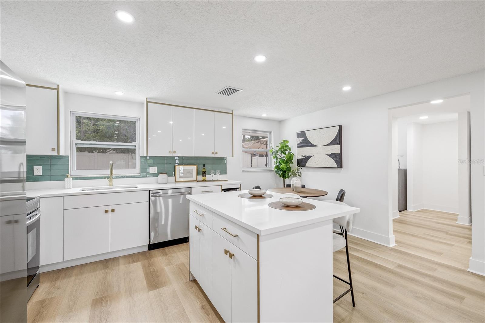 CROSS BAYOU ESTATES 5TH ADD - Residential