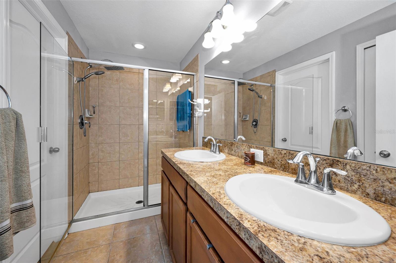 THOUSAND OAKS EAST PH V - Residential