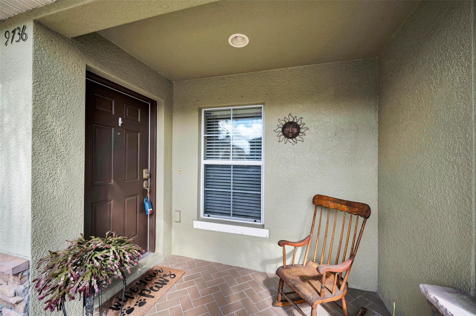 9736 TRUMPET VINE LOOP