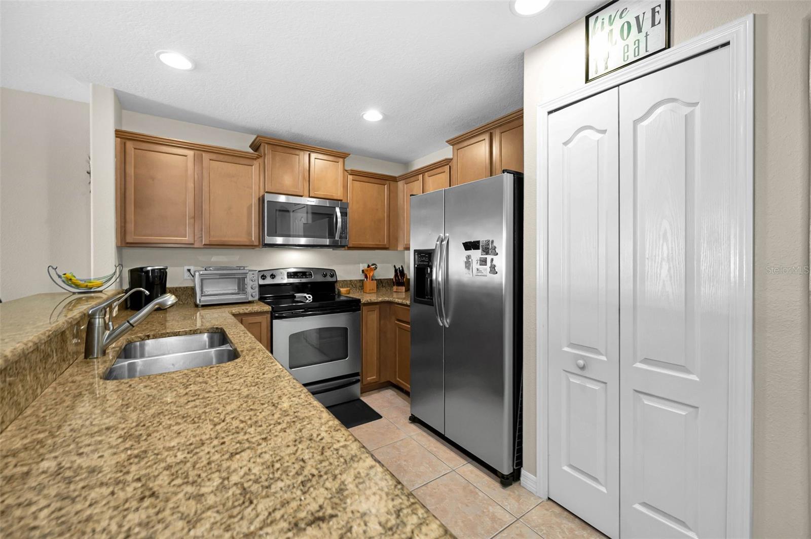 9736 TRUMPET VINE LOOP