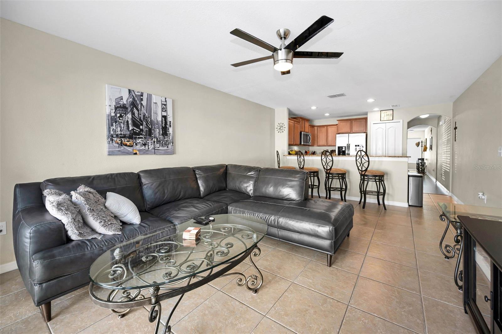 9736 TRUMPET VINE LOOP