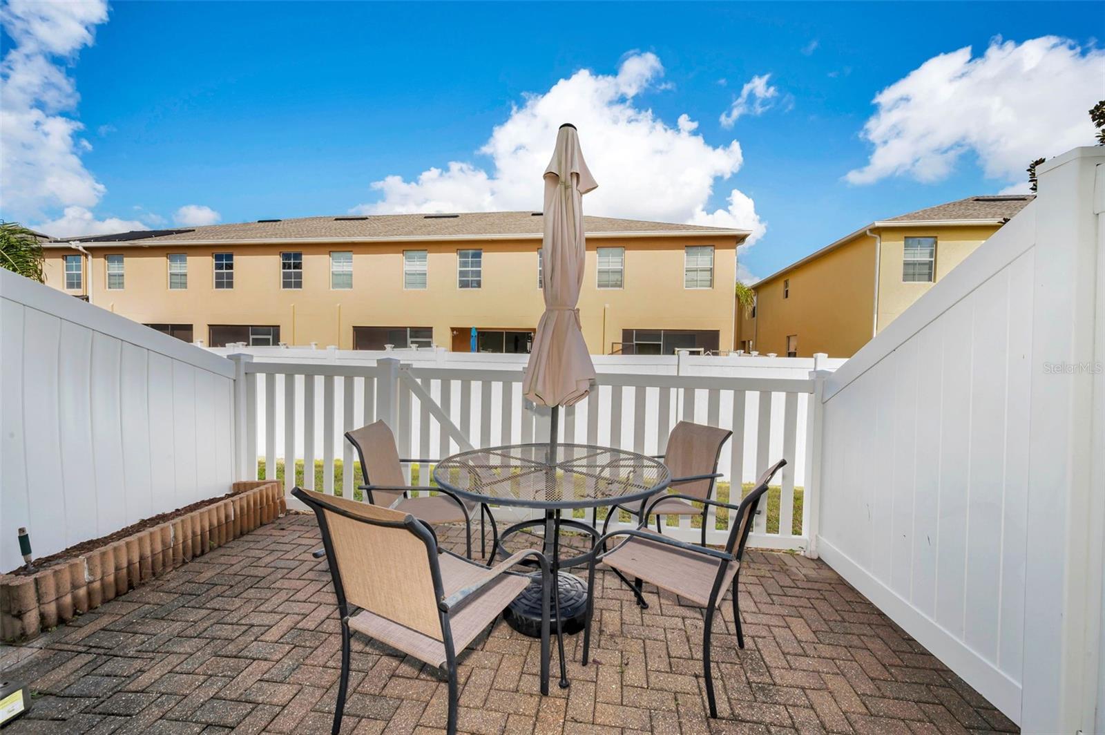 THOUSAND OAKS EAST PH V - Residential