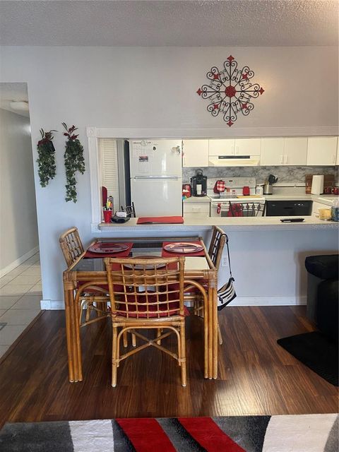 A home in SEMINOLE