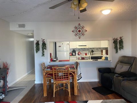 A home in SEMINOLE