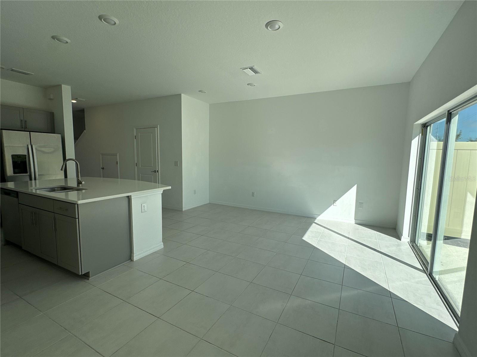 RIVER LNDG PH 2E-2F-3E - Residential Lease