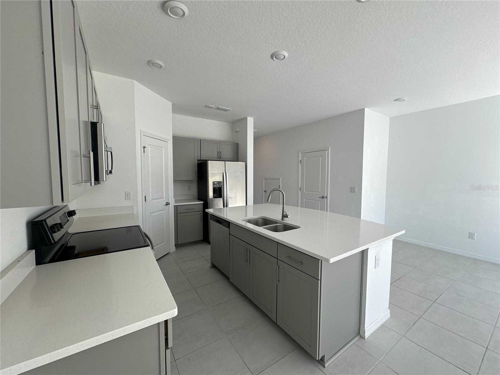 RIVER LNDG PH 2E-2F-3E - Residential Lease