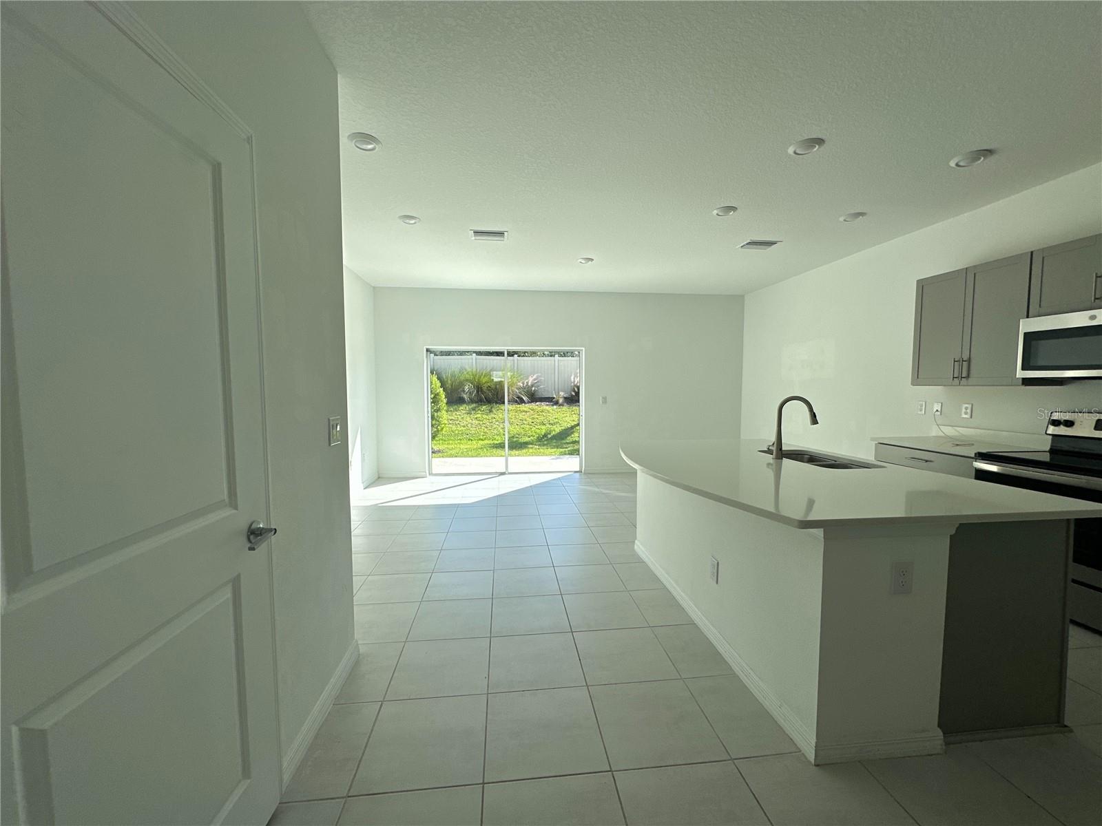 RIVER LNDG PH 2E-2F-3E - Residential Lease