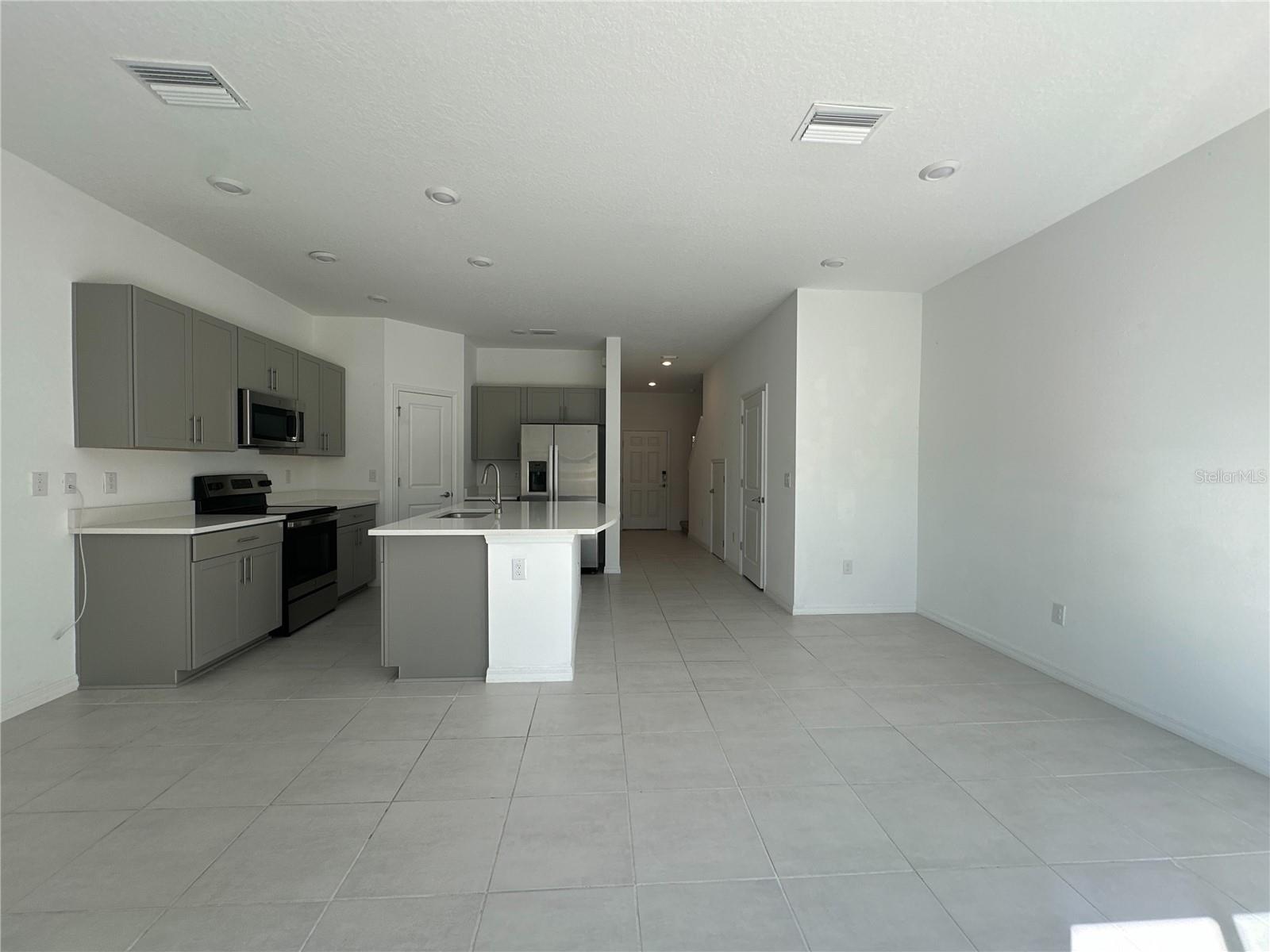 RIVER LNDG PH 2E-2F-3E - Residential Lease