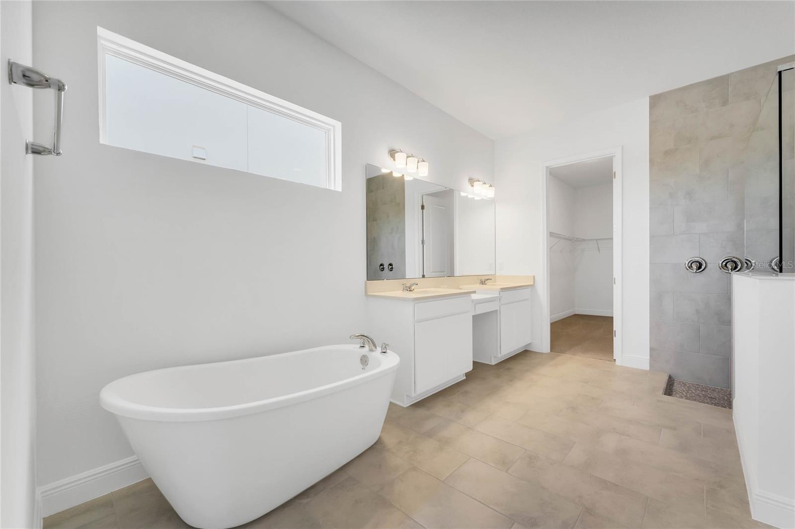 BELLA COLLINA WEST SUB - Residential Lease