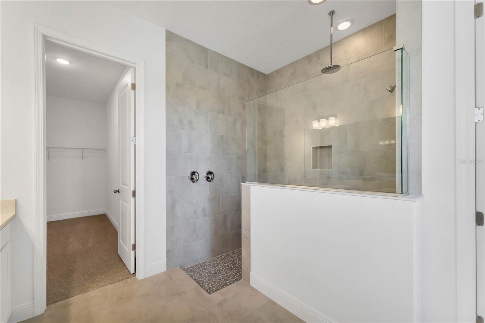 BELLA COLLINA WEST SUB - Residential Lease