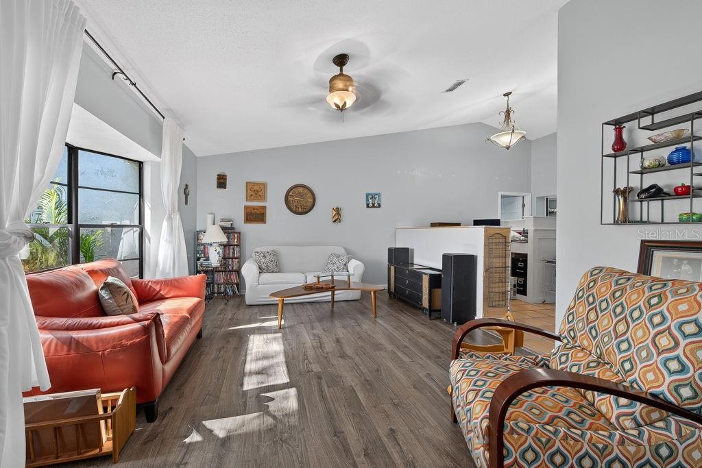 1111 KNOLLWOOD DRIVE