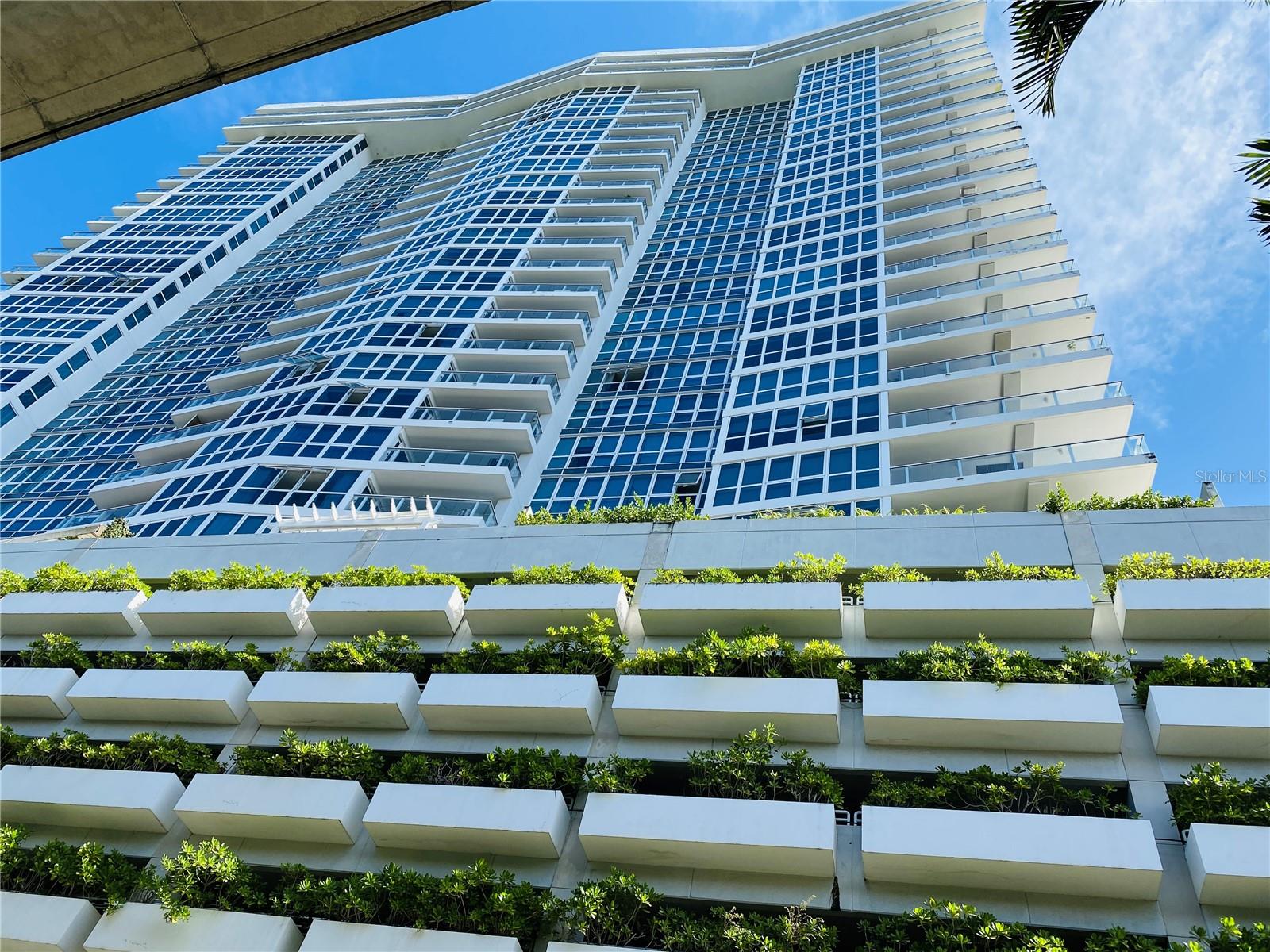 Available November – Aquablue, resort-style living with concierge service. Perfect for those seeking comfort, exclusivity, and a privileged location. Equipped with a full power generator. A luxury apartment where the view becomes the best complement to your home. Located in the heart of Hato Rey, with easy access to main roads, Plaza Las Américas, Fine Arts Cinema, Tren Urbano, and the Golden Mile financial district. Just a 5-minute walk from the new Popular Center District, currently under development, offering excellent entertainment areas and a hotel. Has 3 bedroom and 2.5 bathrooms. Spacious open living and dining area with excellent natural lighting, enhanced by floor-to-ceiling glass windows and a large balcony Fully equippedside-by-side parking spaces. Include swimming pool, rooftop loung, fitness center, 24/7 security and controlled access. Floor 27 with spectacular view. You have to see it.