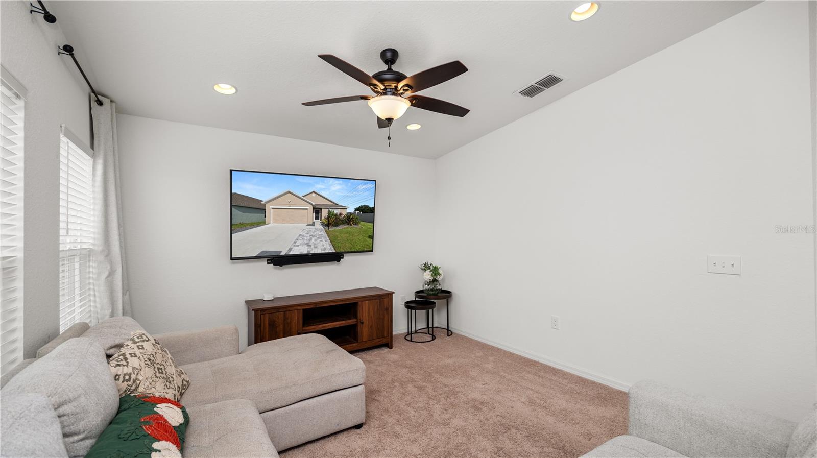 EAGLE POINTE/LAKELAND - Residential