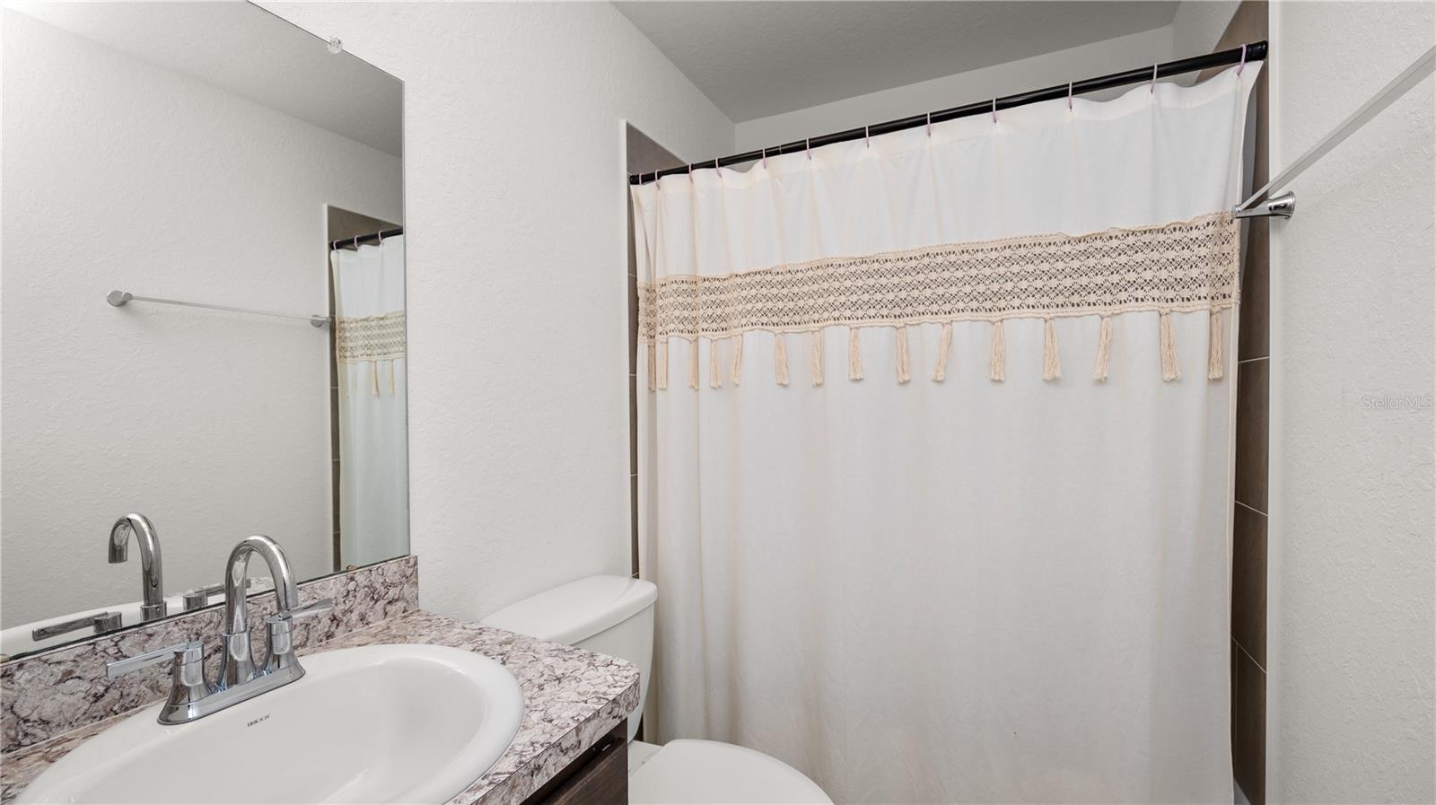 EAGLE POINTE/LAKELAND - Residential