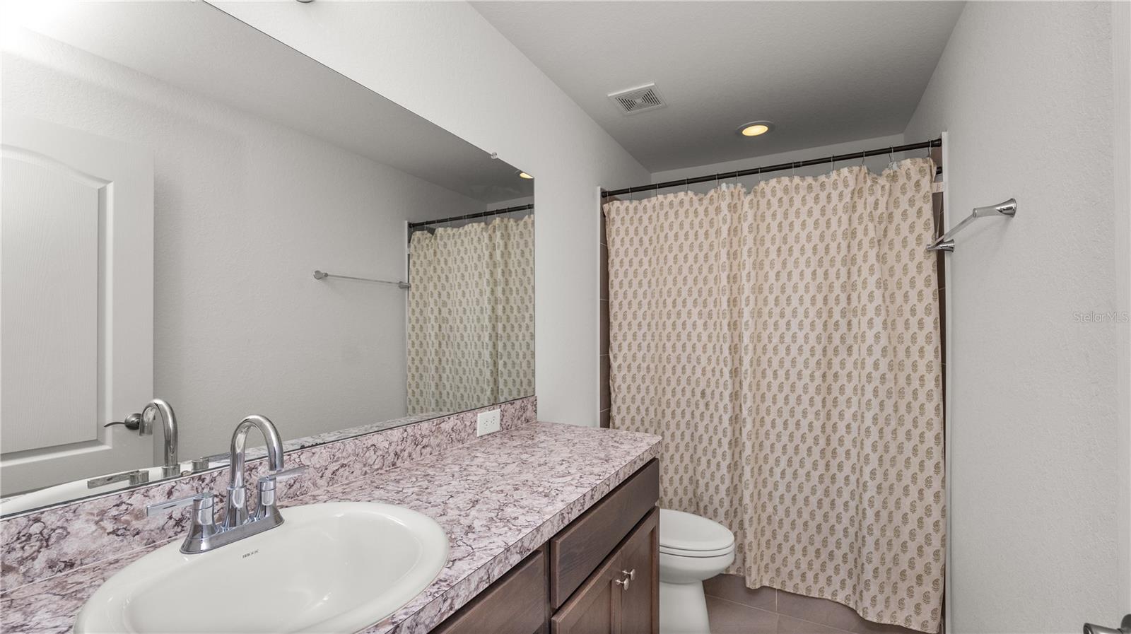 EAGLE POINTE/LAKELAND - Residential