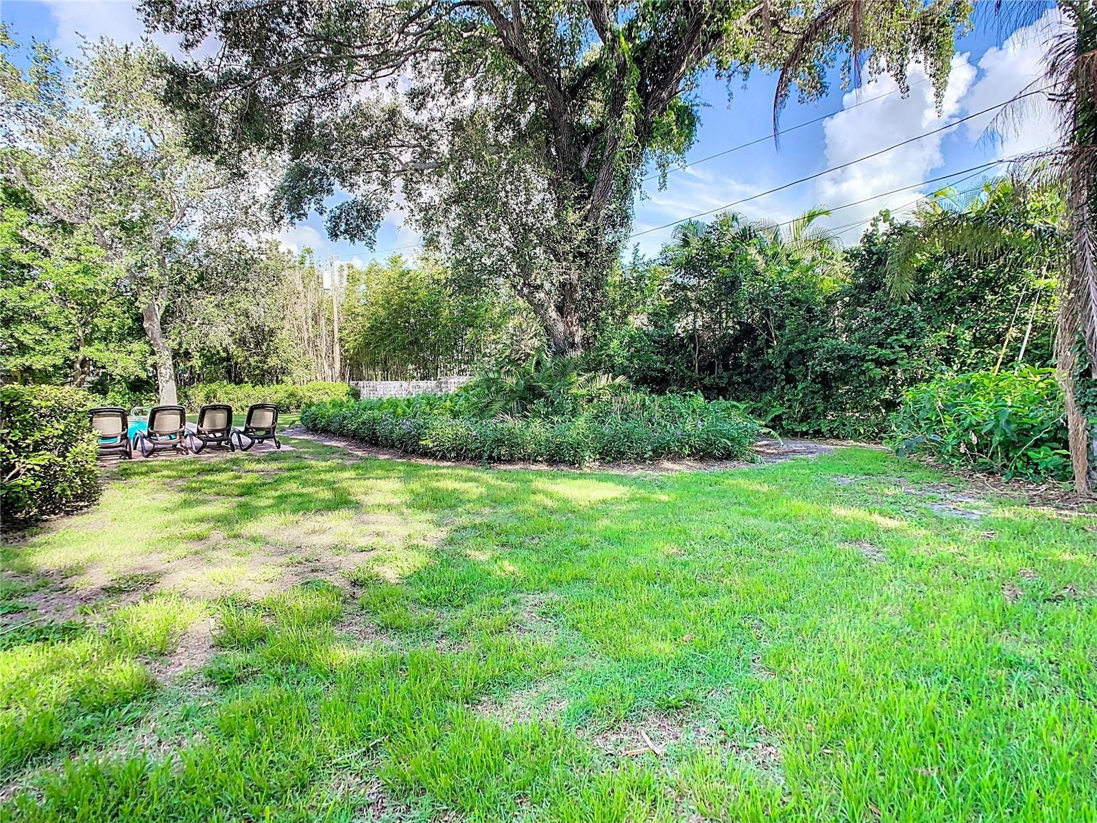 BELLEAIR ESTATES - Residential