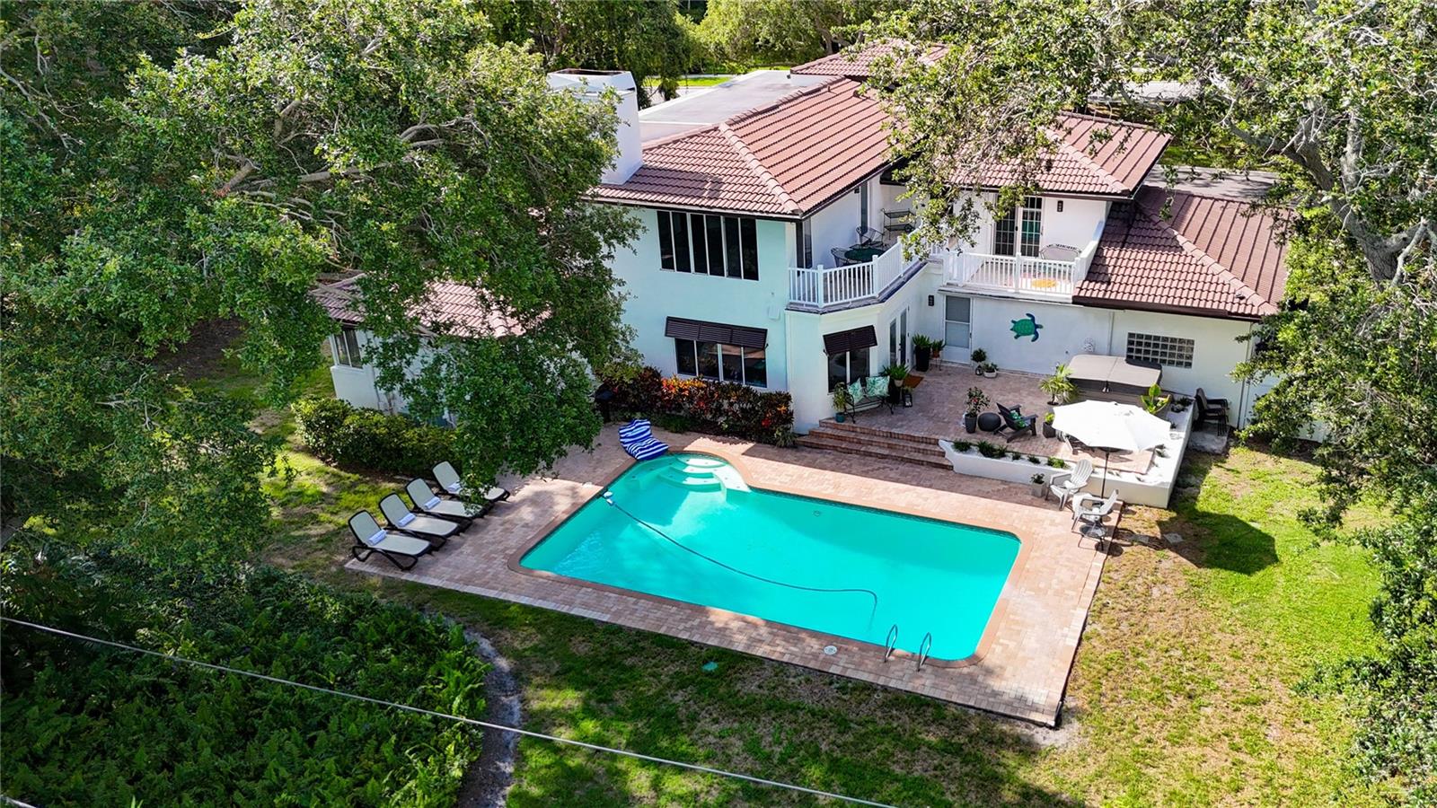 BELLEAIR ESTATES - Residential