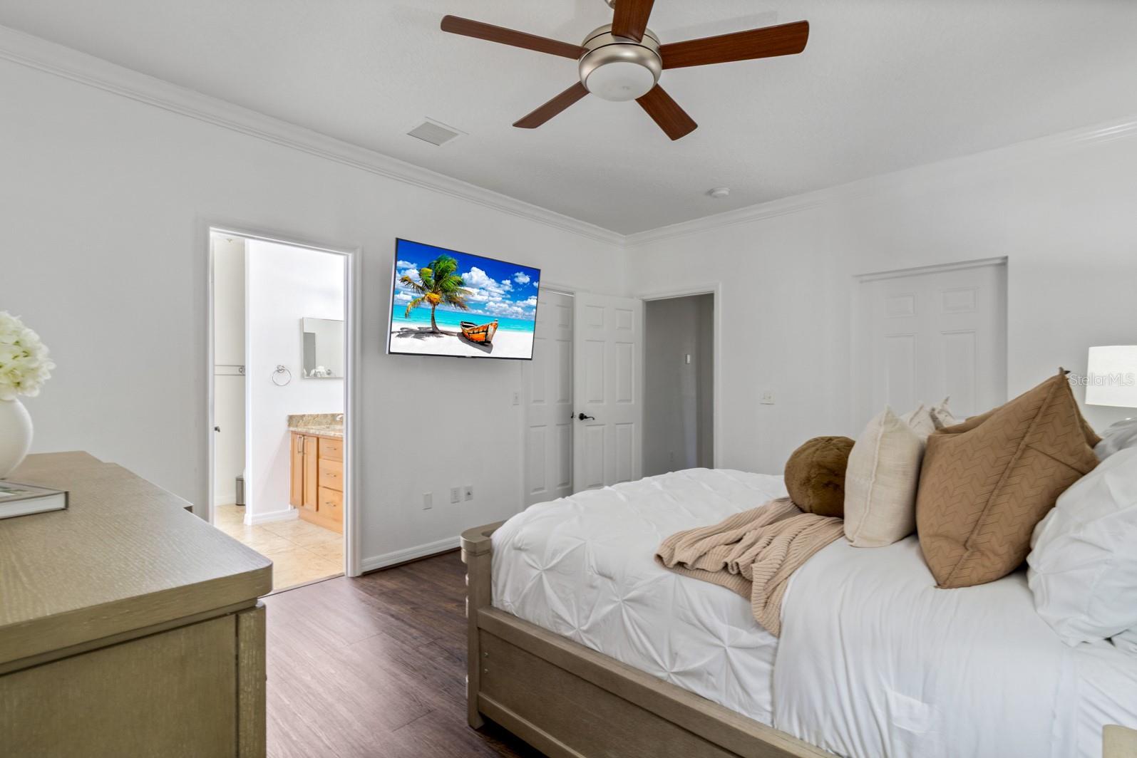 CRYSTAL LAKE HEIGHTS - Residential