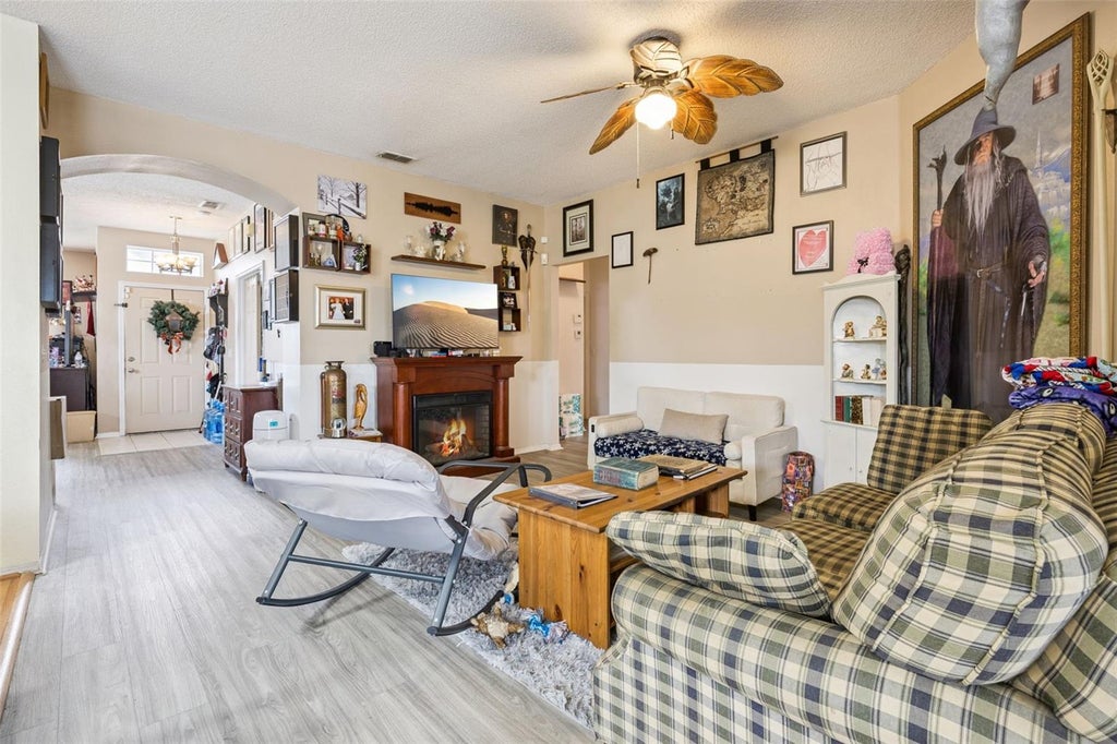 Photo of 1001 Jaybee Avenue, Davenport, FL 33897 (MLS # V4951457)