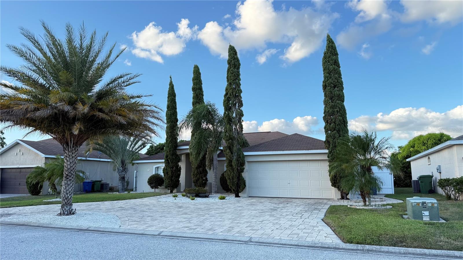 SAVANNA POINTE - Residential