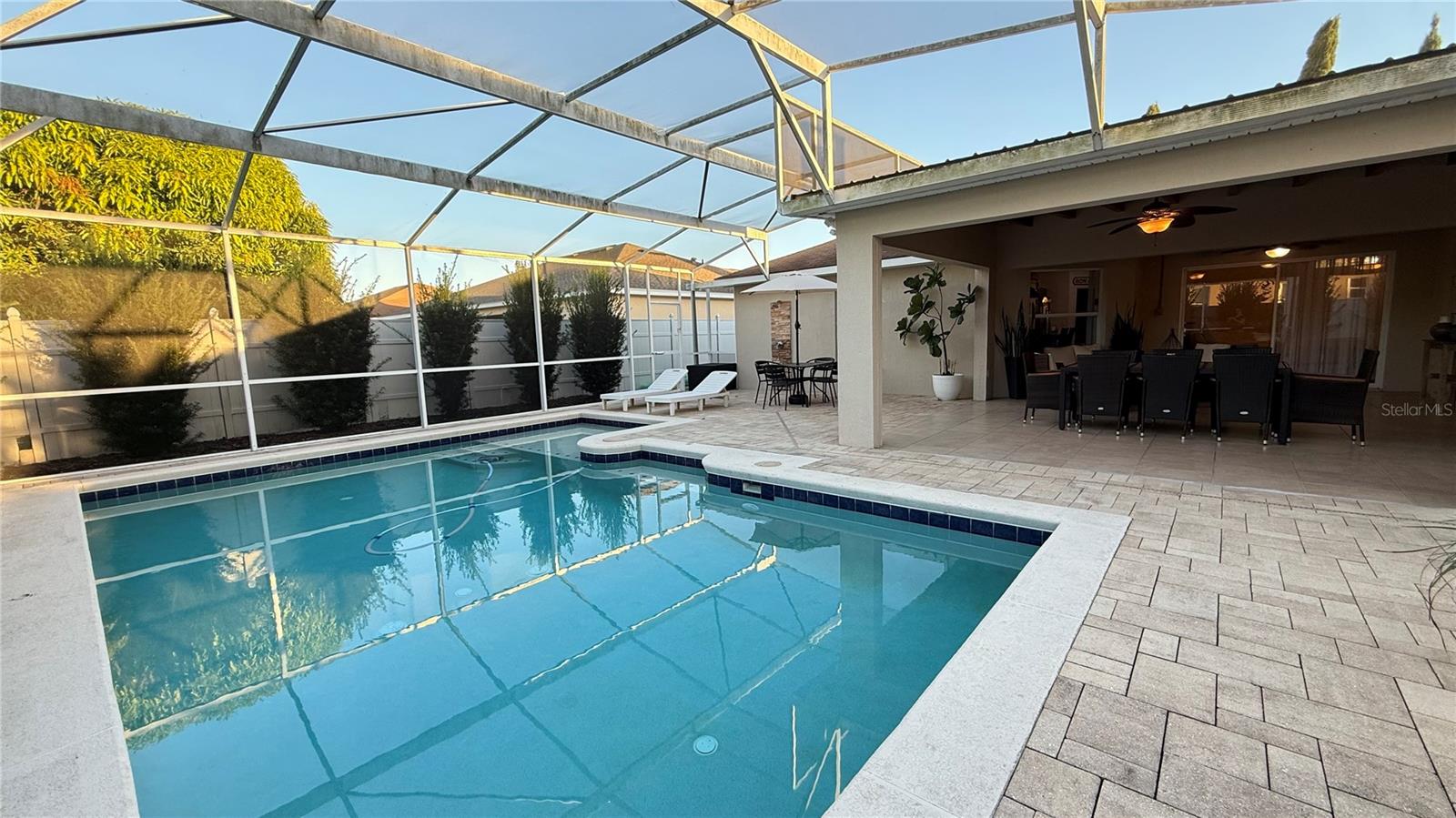 SAVANNA POINTE - Residential