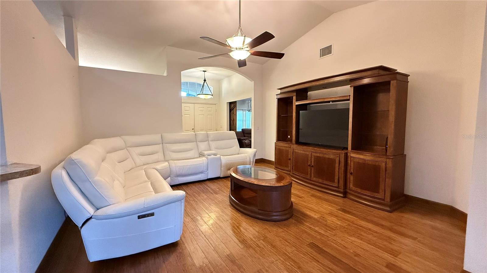 SAVANNA POINTE - Residential