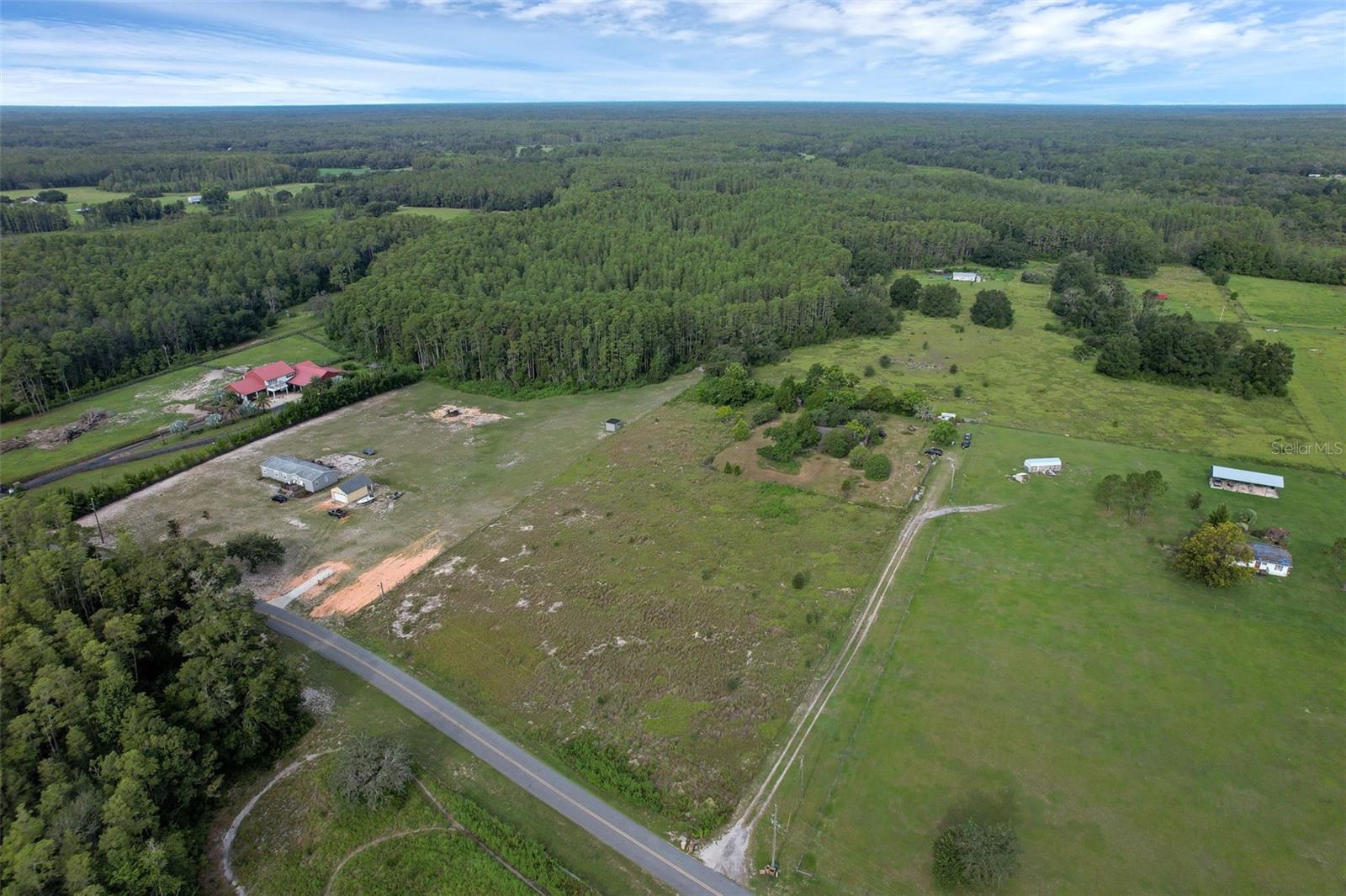 GROVELAND FARMS 21-23-24 - Residential