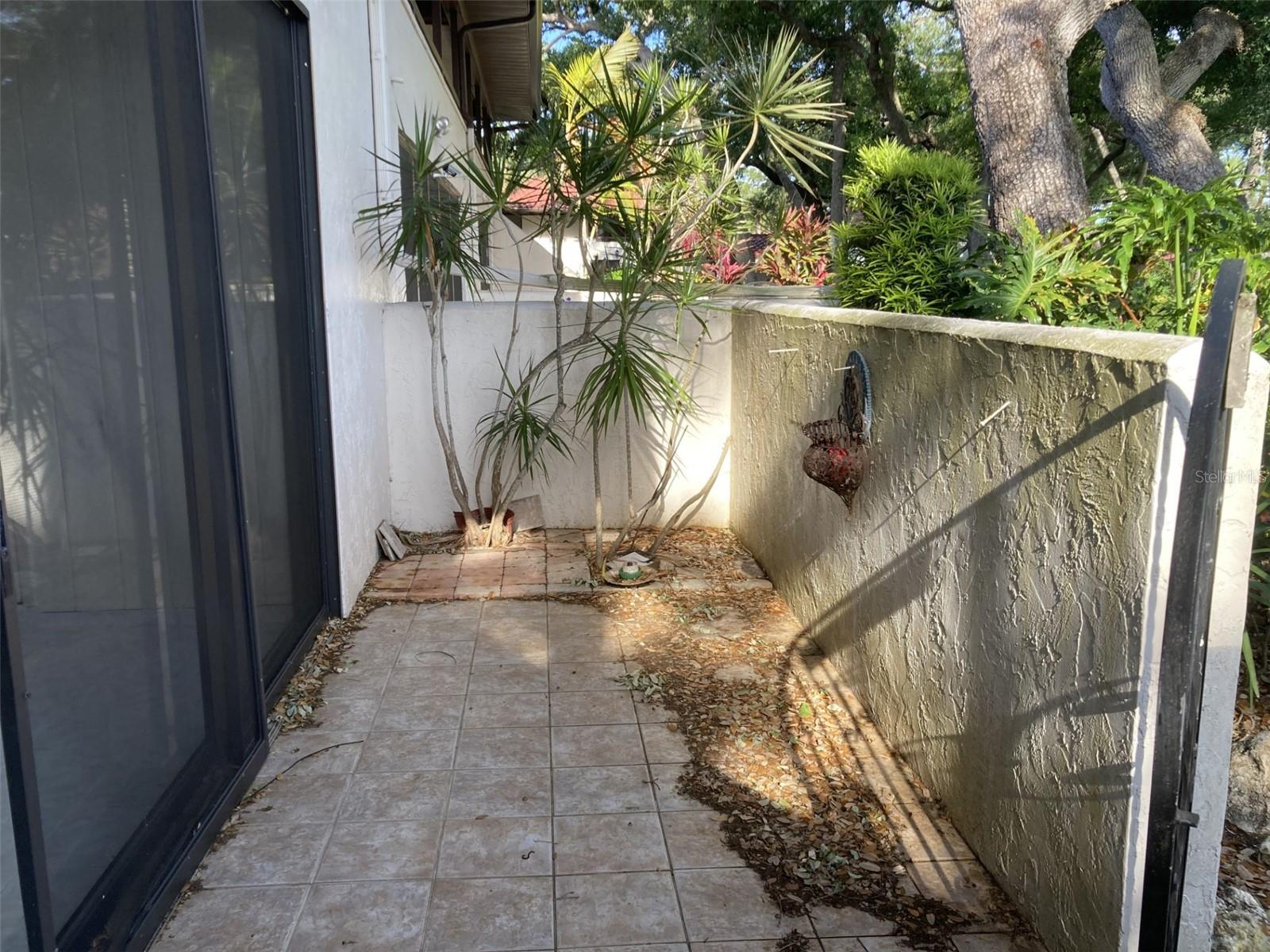 VALENCIA GARDEN - Residential
