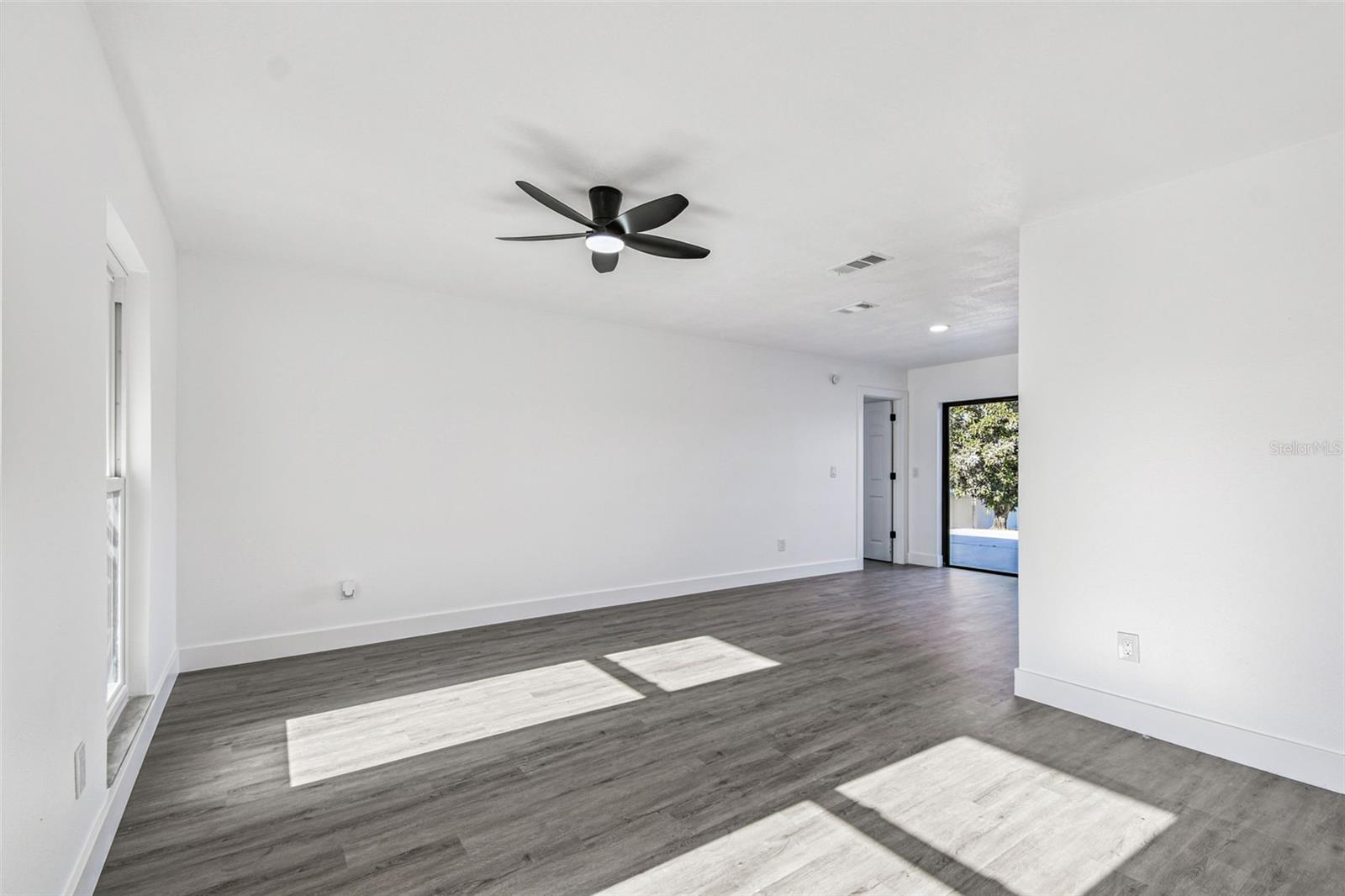 BAY PORT COLONY PH III UN 1 - Residential