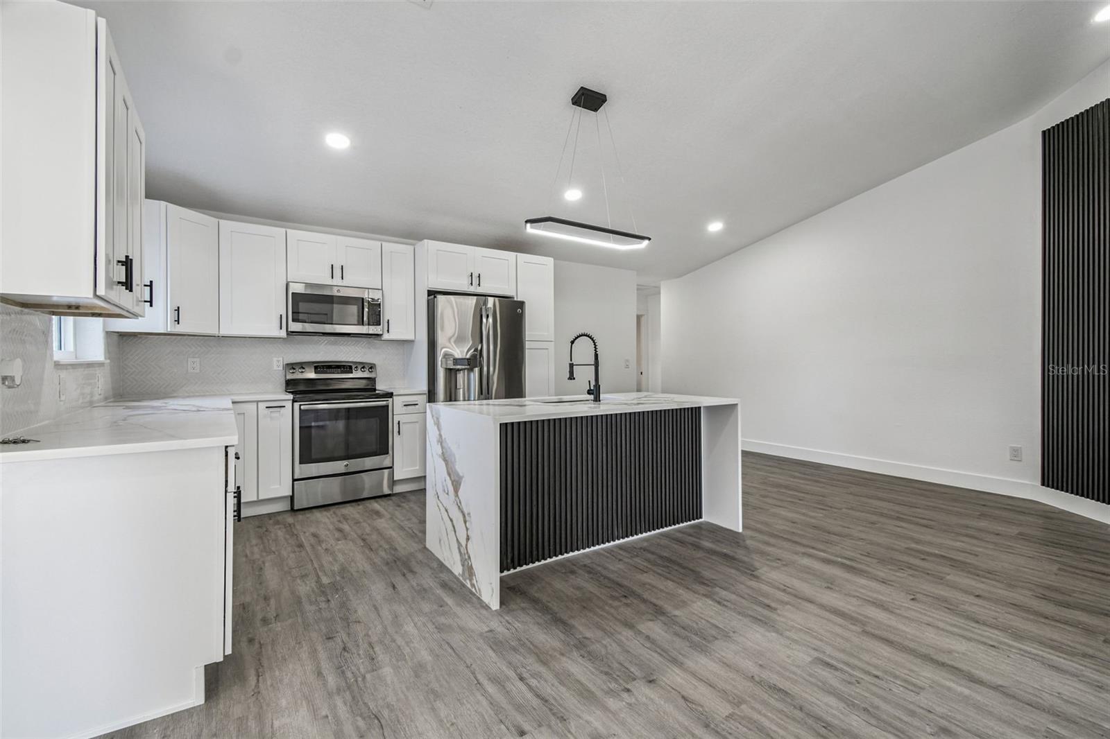 BAY PORT COLONY PH III UN 1 - Residential