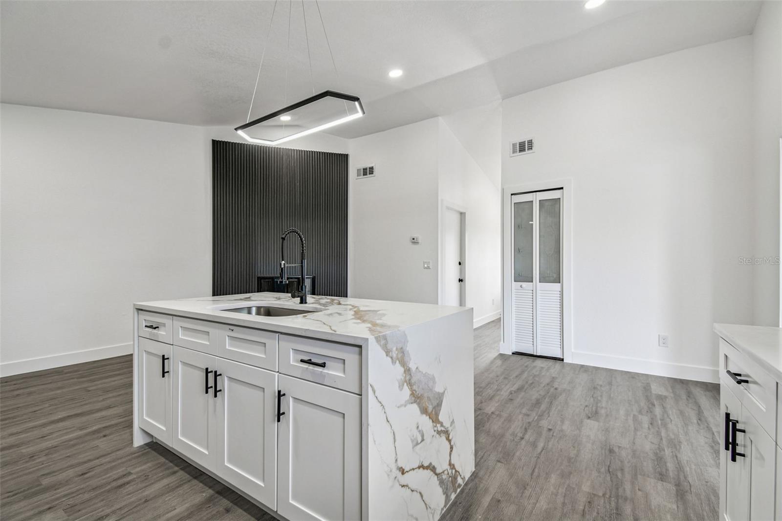 BAY PORT COLONY PH III UN 1 - Residential