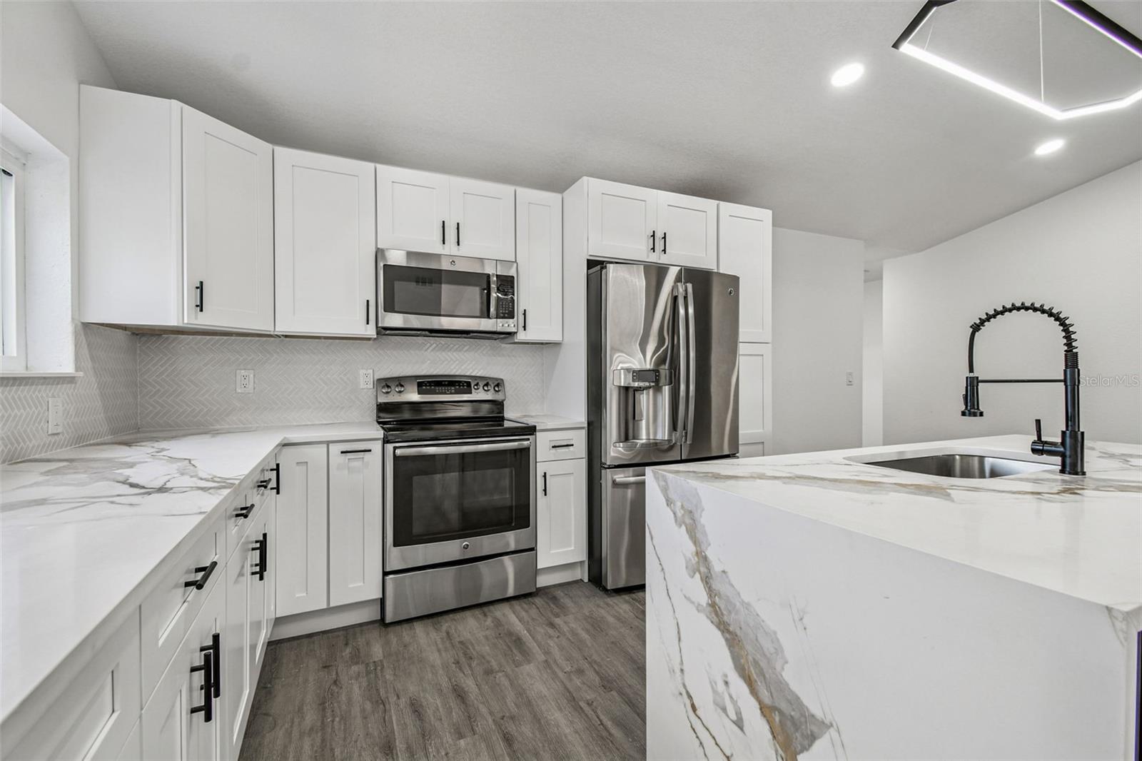 BAY PORT COLONY PH III UN 1 - Residential