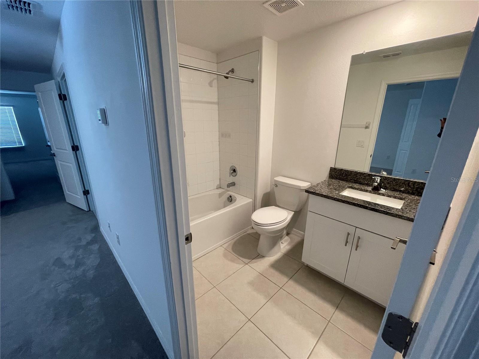 TOWNES/VERIDIAN    XX-XX-XX-XXXX-XXXXX-XXXX - Residential Lease