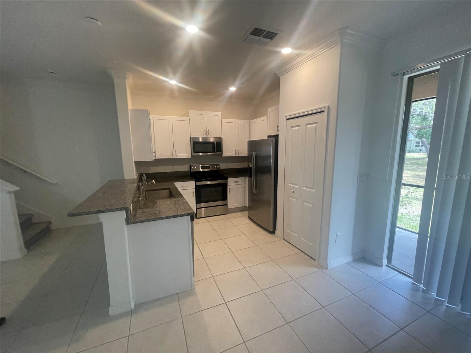 TOWNES/VERIDIAN    XX-XX-XX-XXXX-XXXXX-XXXX - Residential Lease