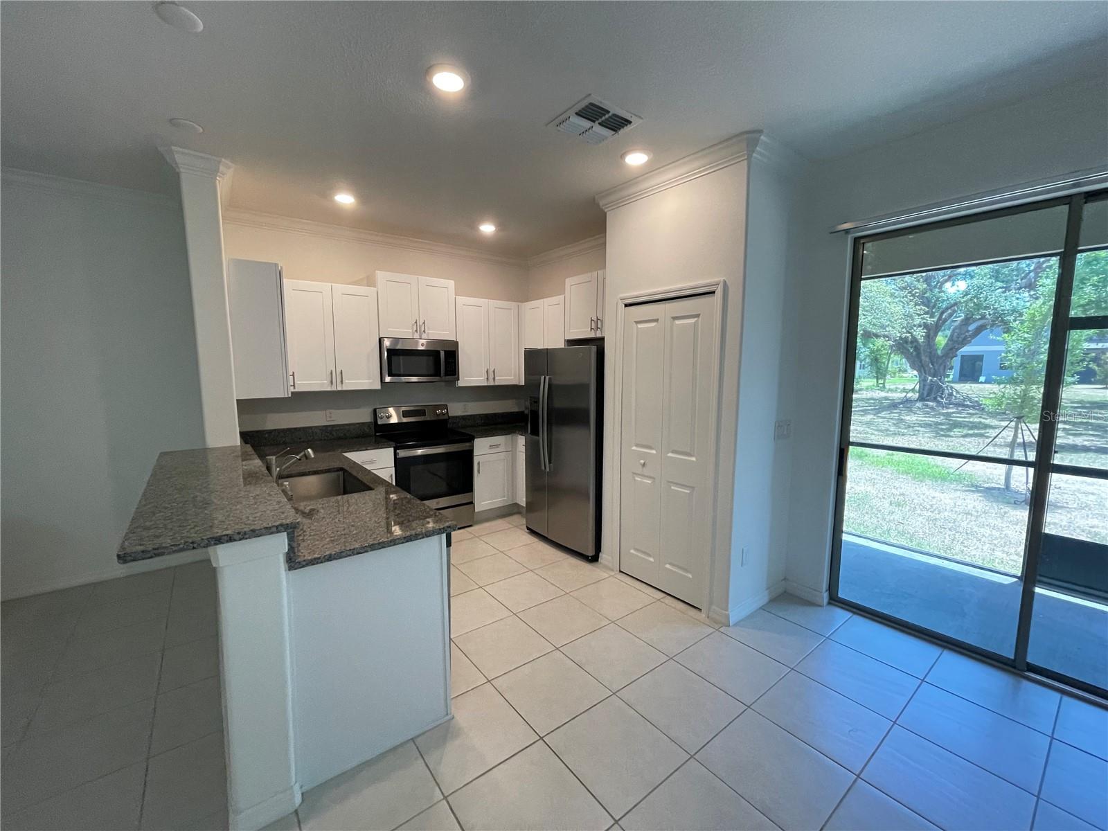 TOWNES/VERIDIAN    XX-XX-XX-XXXX-XXXXX-XXXX - Residential Lease