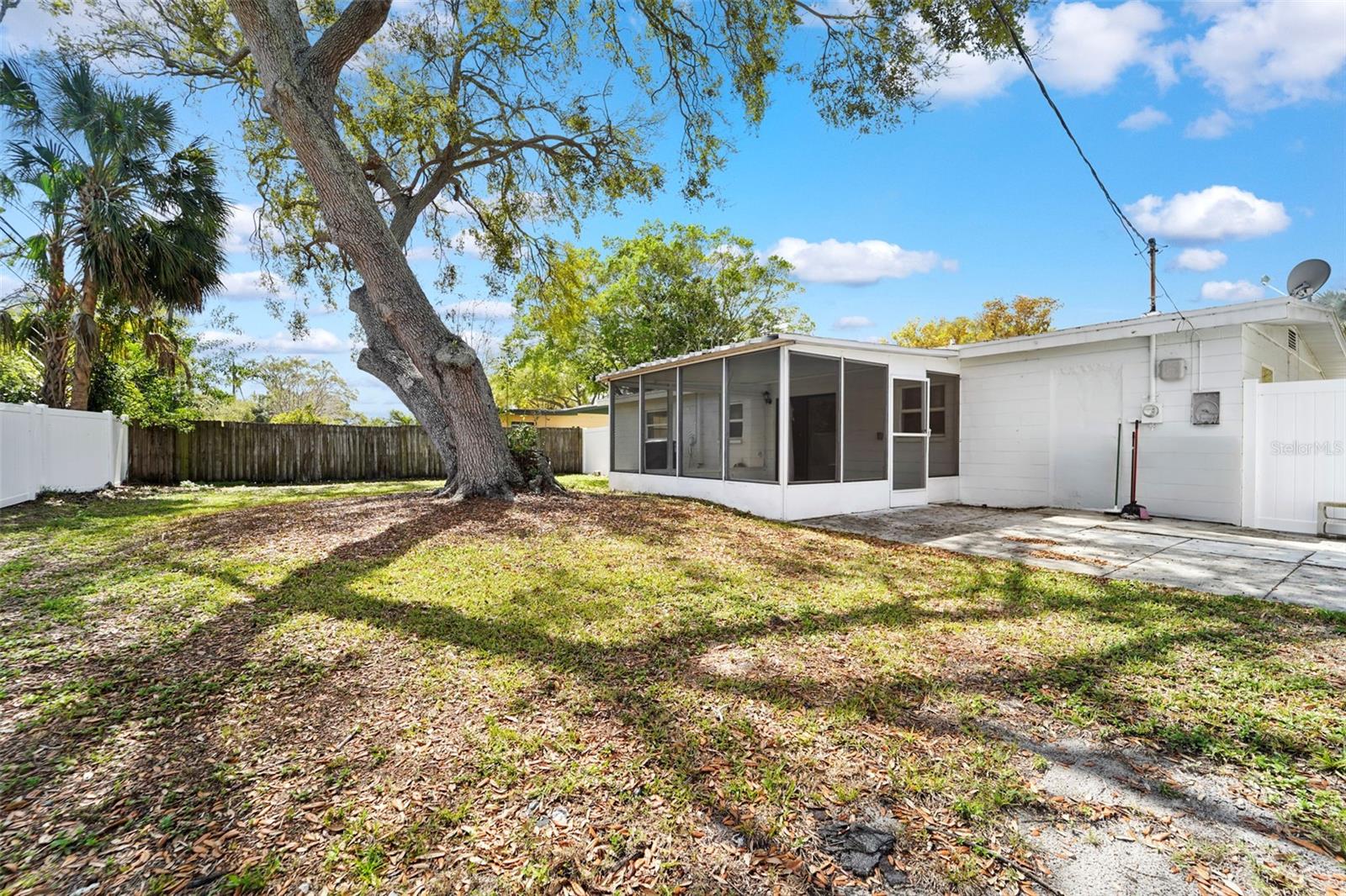 FLORAL GARDENS - Residential