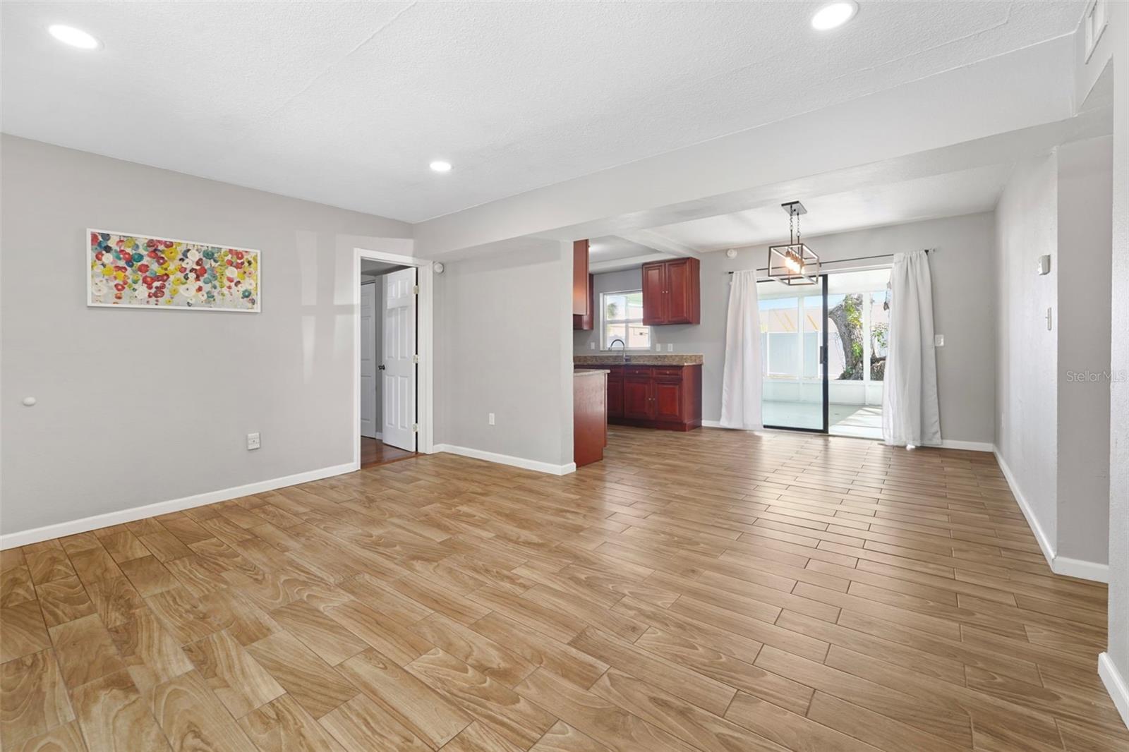 FLORAL GARDENS - Residential