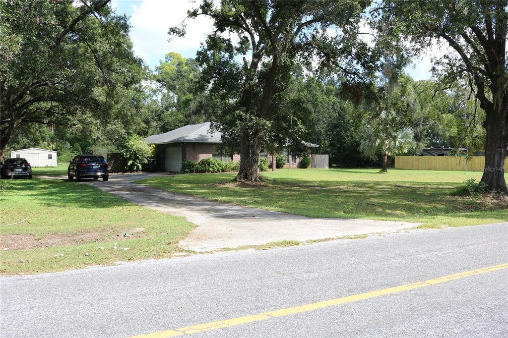 Photo of 14204 Walden Sheffield Road, Dover, FL 33527 (MLS # TB8437120)