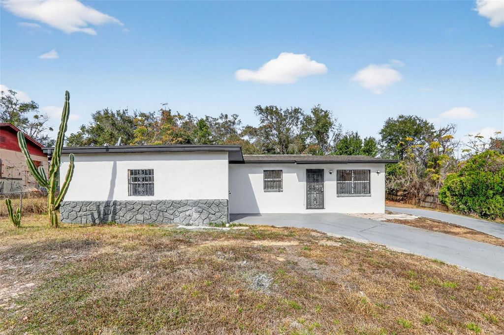 Photo of 101 W Celeste Street, Apopka, FL 32703 (MLS # TB8468563)