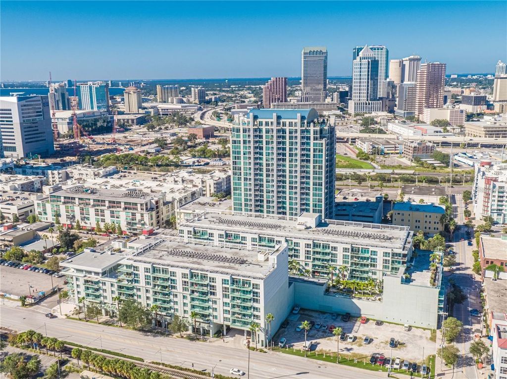 Photo of 912 Channelside Drive #2502, Tampa, FL 33602 (MLS # TB8438163)