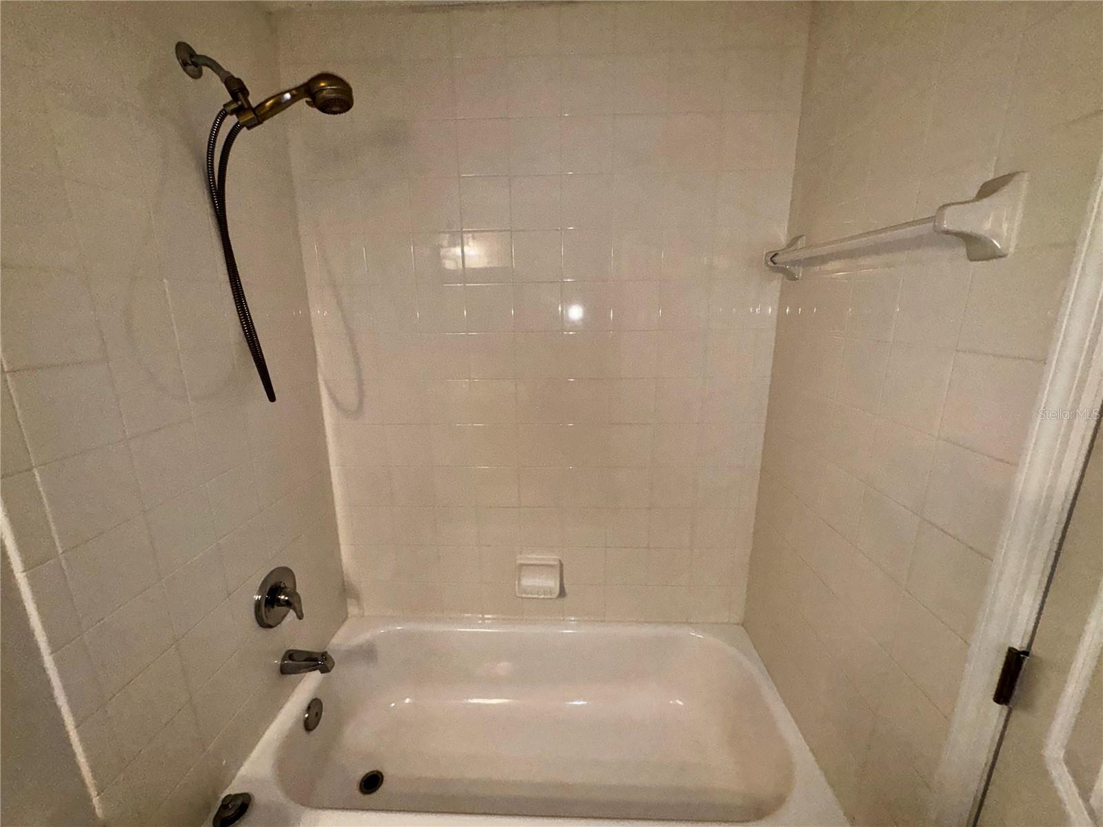 HIDDEN OAKS CONDO PH 01 - Residential Lease