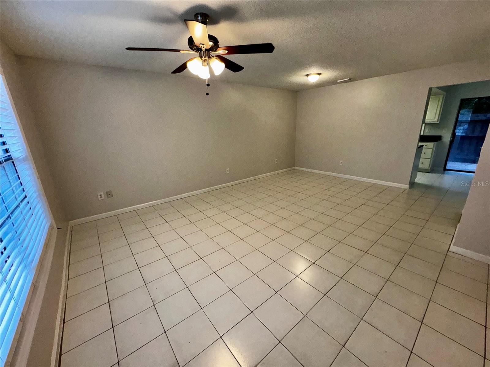 HIDDEN OAKS CONDO PH 01 - Residential Lease