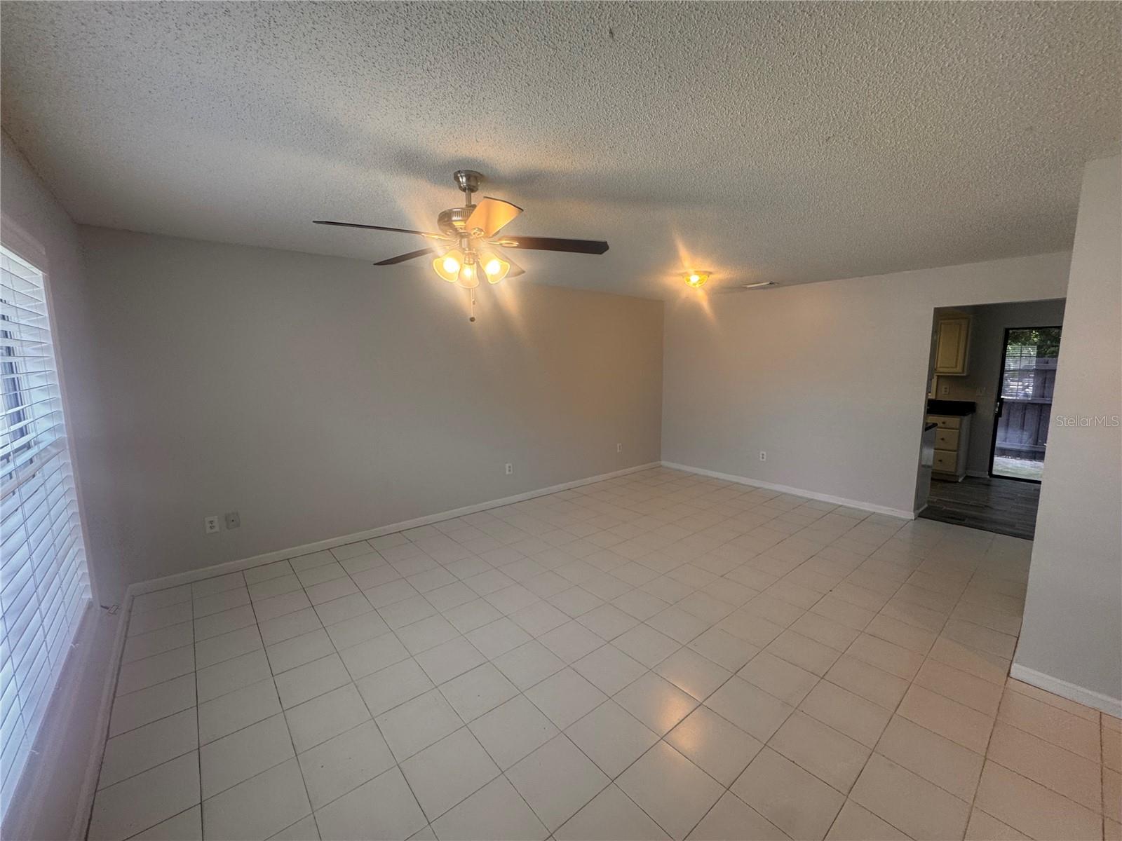 HIDDEN OAKS CONDO PH 01 - Residential Lease